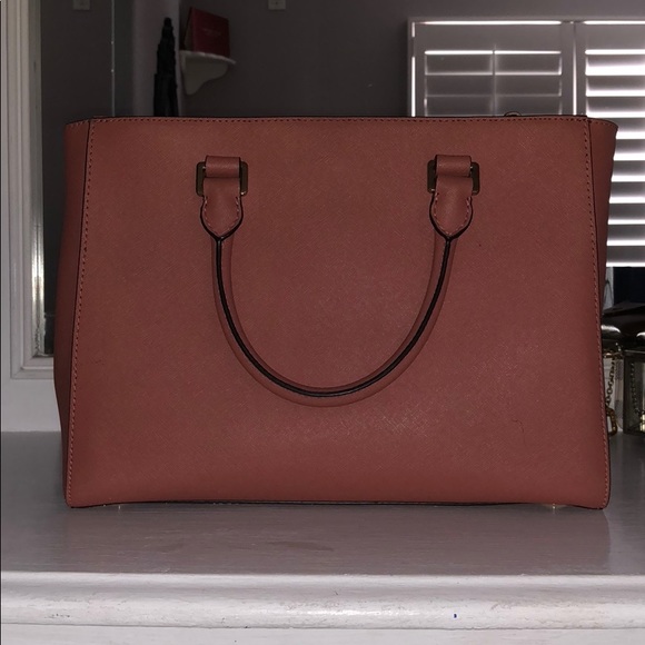Michael kors purse - Picture 3 of 3